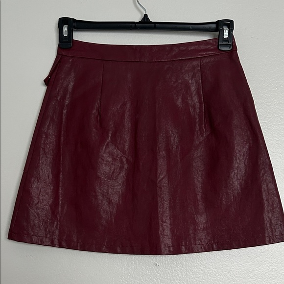 Zara Burgundy Mini Skirt with Gold Button Details - Picture 5 of 11